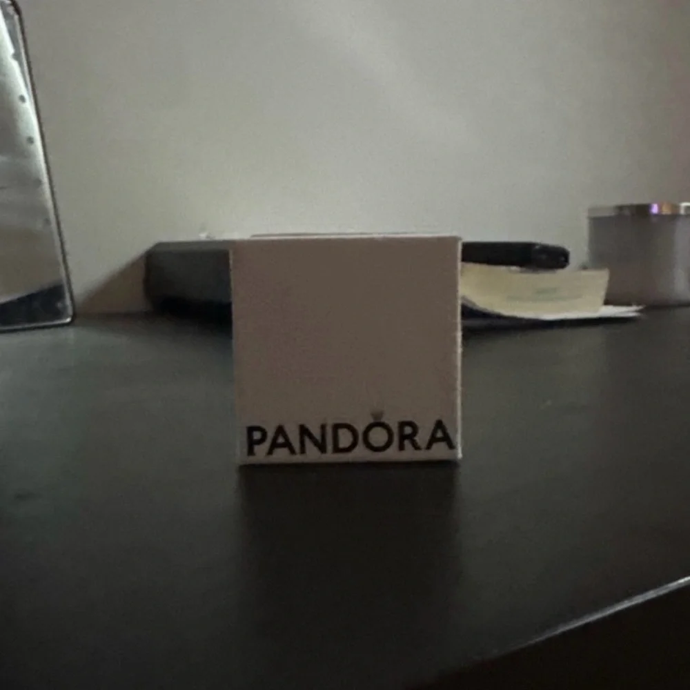 Pandora Silver Ring with Heart-Shaped Red Gem - Picture 3 of 4